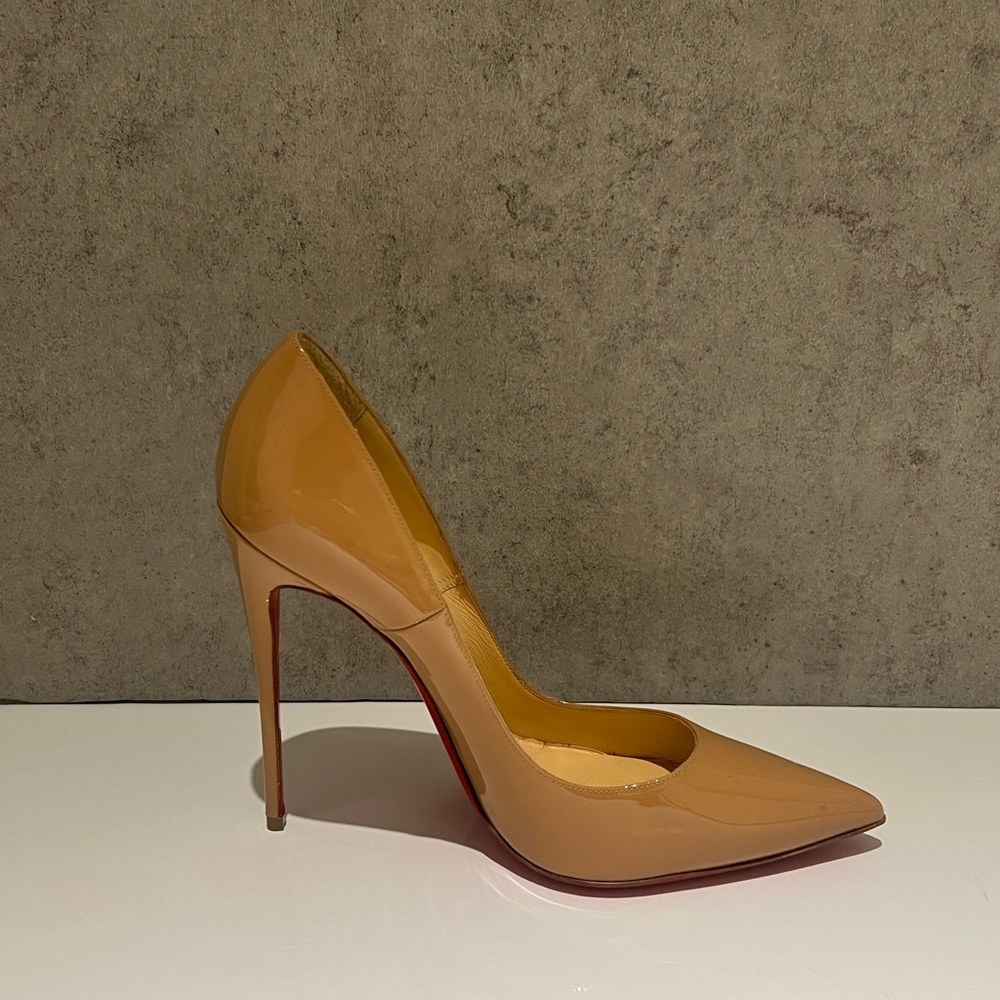 Christian Louboutin So Kate Patent Leather Heels in Tan.